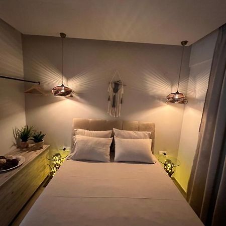 Supreme Malibu Suite Alexandroupoli Bagian luar foto