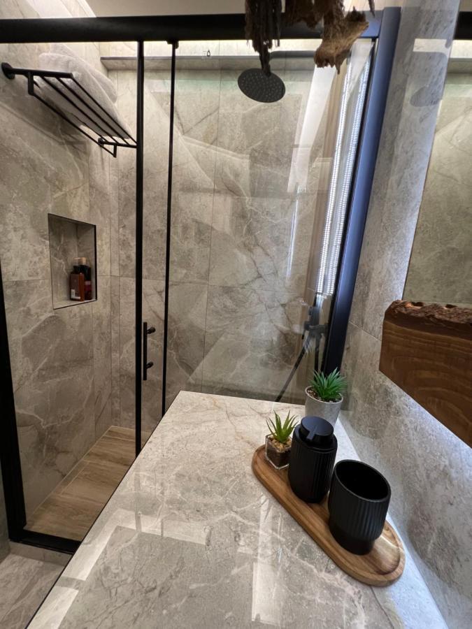 Supreme Malibu Suite Alexandroupoli Bagian luar foto