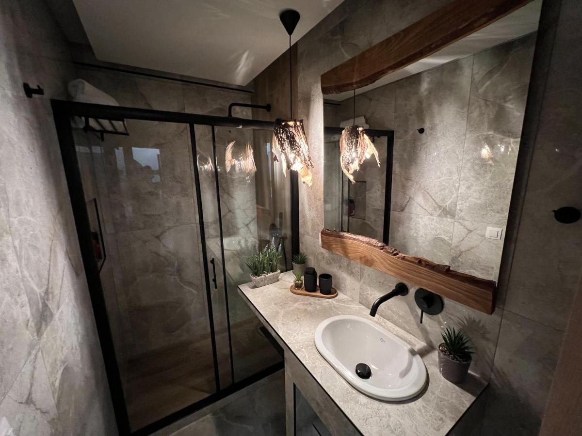 Supreme Malibu Suite Alexandroupoli Bagian luar foto